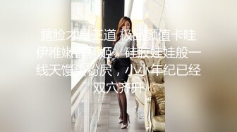 这兄弟真把老婆的嘴当逼了 很操的这么带节奏 又猛又深 老婆几次都呕了 还想着内射呢