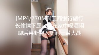 黄衣清纯小妹儿 认真服务69口交操2炮