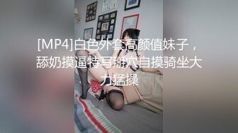 商城跟随抄底跟男友逛街的高颜值美眉 外表看着清纯 内心闷骚 穿着黑骚丁卡在屁沟里