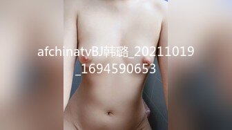 一群俄罗斯美女叠罗汉，翘起屁股求操，后入爆操美臀，骑乘位打桩