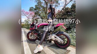 [MP4]今晚约了两个高颜值妹子双飞啪啪，穿黑丝两个一起舔特写口交，翘屁股后入换着操