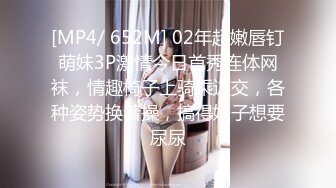 商场女厕偷拍 花裙小姐姐跑来 拉便便 隔壁妹子敲门借纸